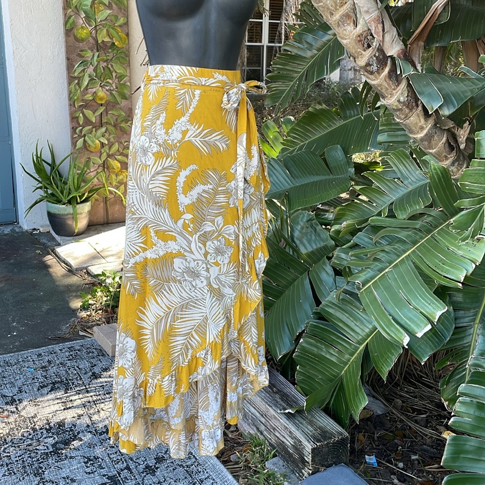 Solitaire floral asymmetric maxi skirt with ruffle